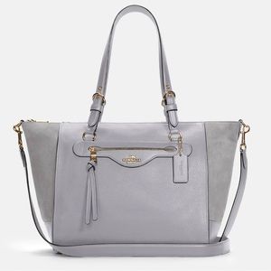 Large Coach Kleo Carry All w/shoulder strap. Gold hardware.